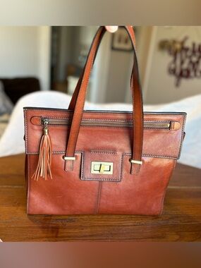 Banuce vintage-style satchel handbag EUC-used once